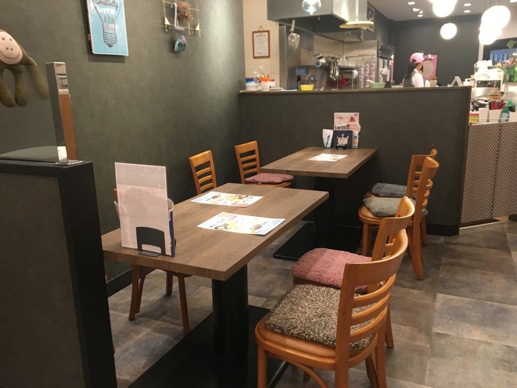 ベリーベリースープ（フジグラン松山店),テーブル席