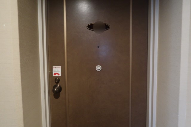 坂出グランドホテルの客室の扉