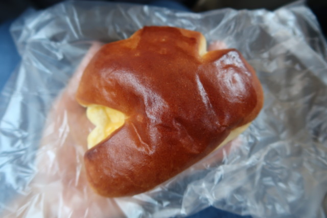 内田パンのクリームパン