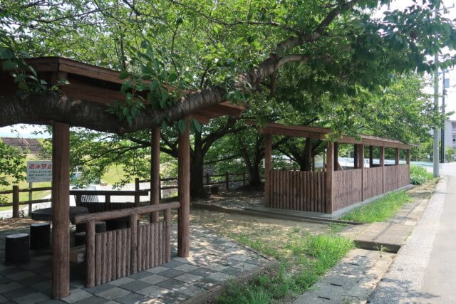 赤坂泉公園（砥部町）のベンチ
