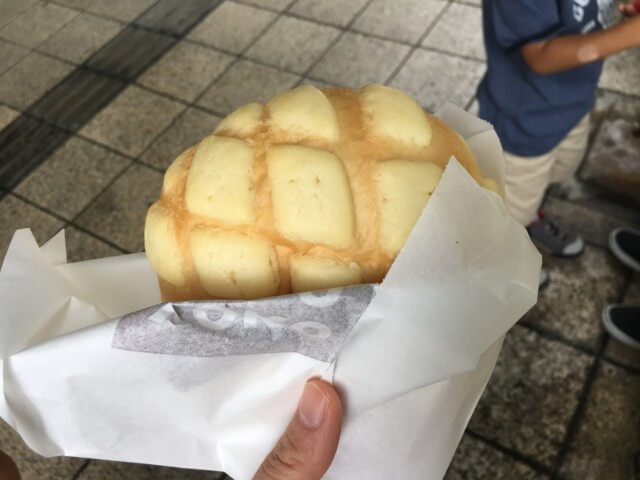 ヨコハマメロンパン松山店のメロンパン
