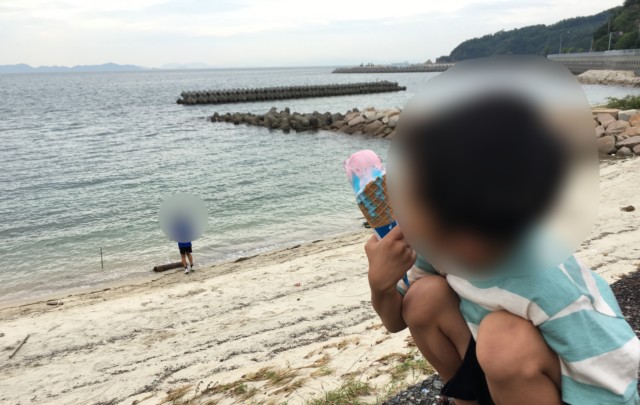 ブルーシール（ブルーヘブン）,松山,アイスを食べる子供